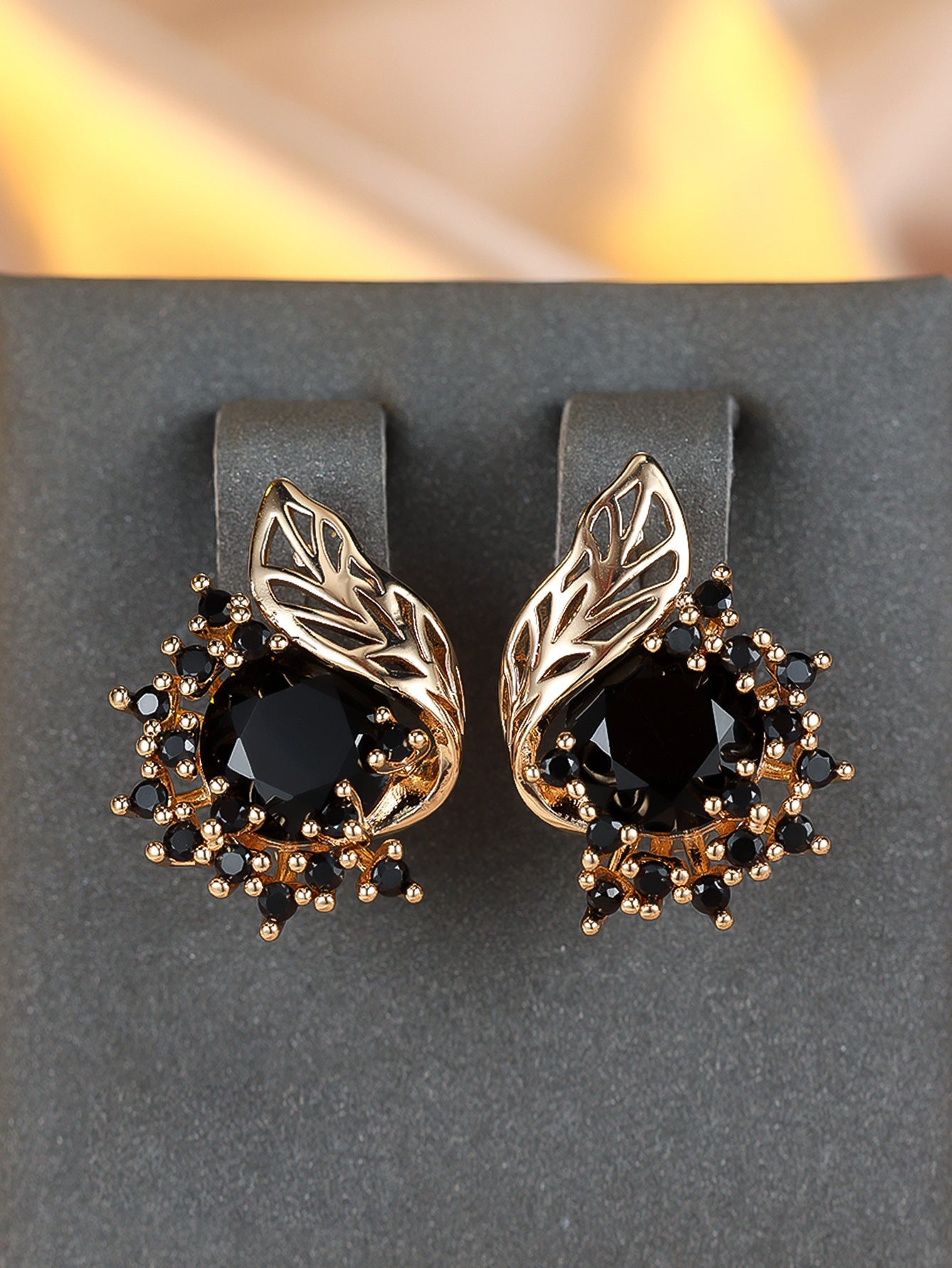 Round Flowers Feather Zircon Earrings Female Personality Fashion High Sense