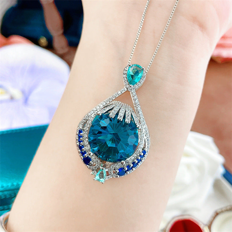 Simple Stylish Pendant Women's Bright Fireworks Cut Big Gram Blue Colored Gems Necklace